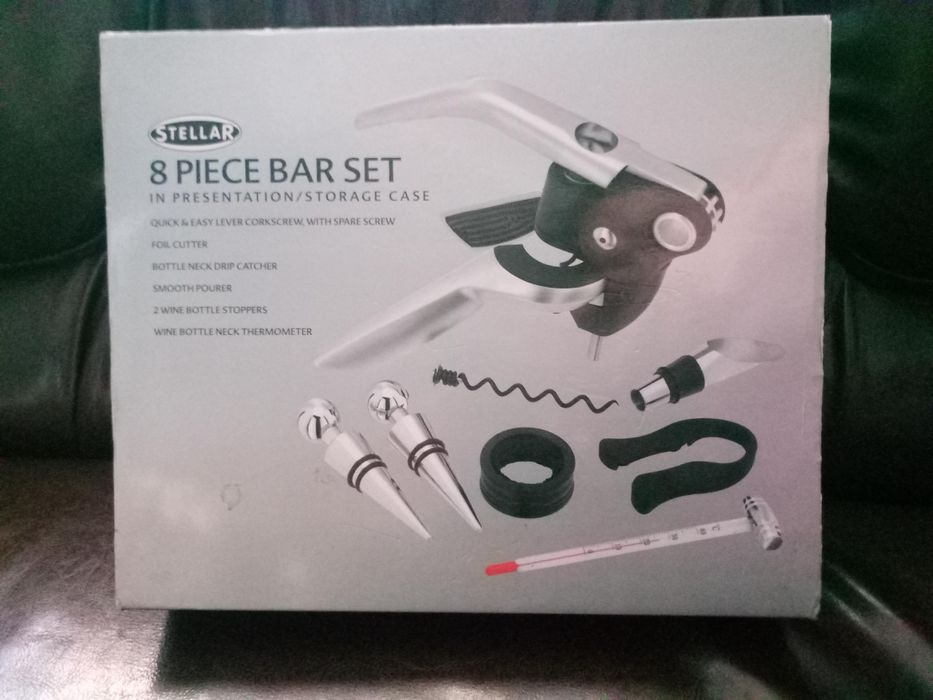 Set accesorii pentru vin:tirbușon,dopuri etc