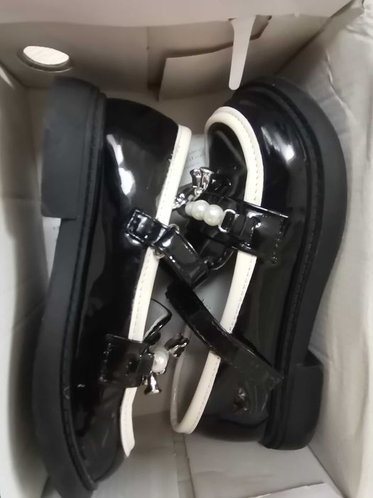 Vând pantofiori fetite și tenesi