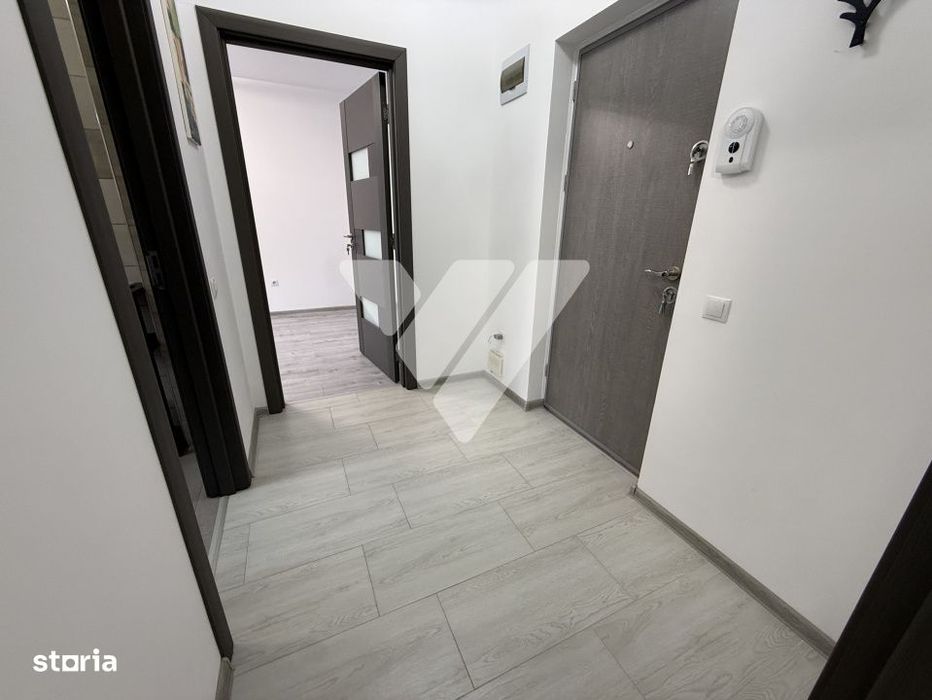 Apartament 2 camere la parter pretabil spatiu comercial