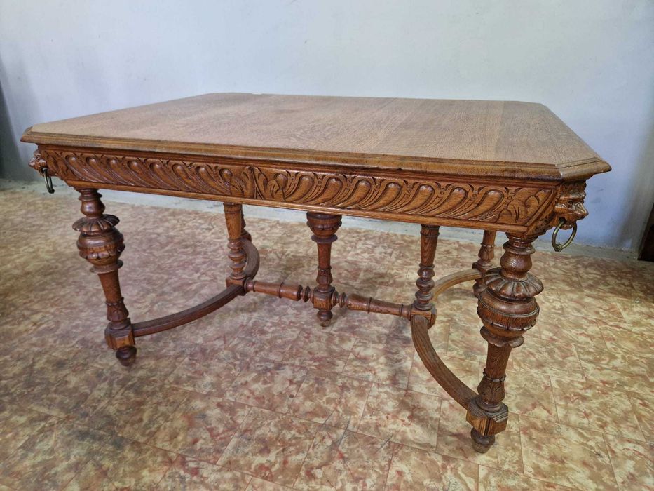 Великолепно резбована френска ренесансова трапезна маса