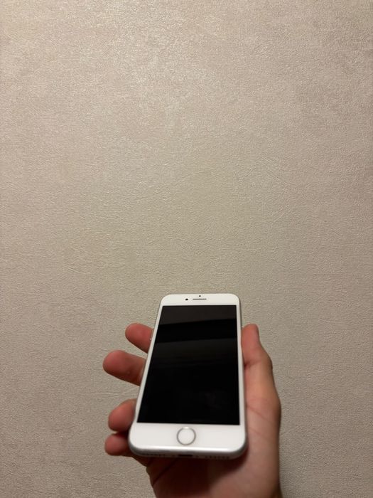 iPhone 8 64gb 77akb