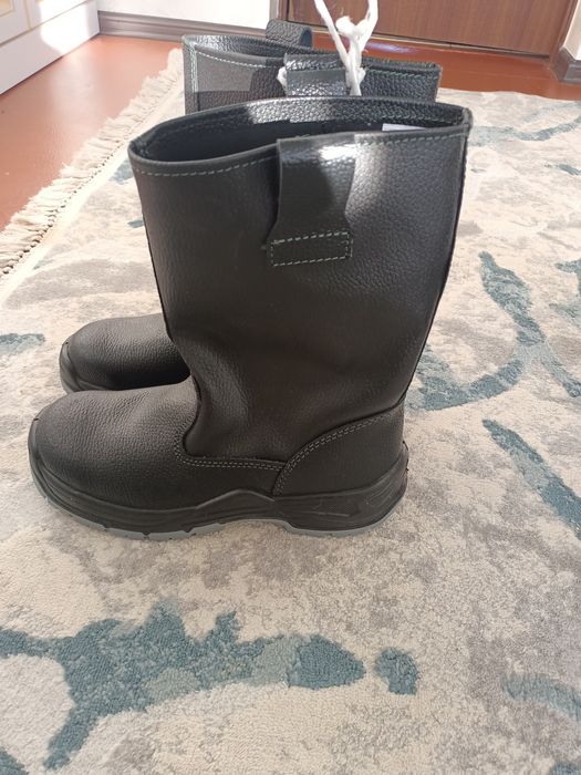 Спецобувь сатылады