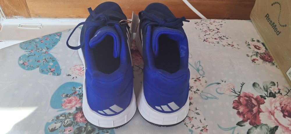 Adidasi adidas barbati marimea 42