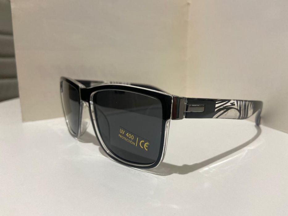 Очки солнцезащитные