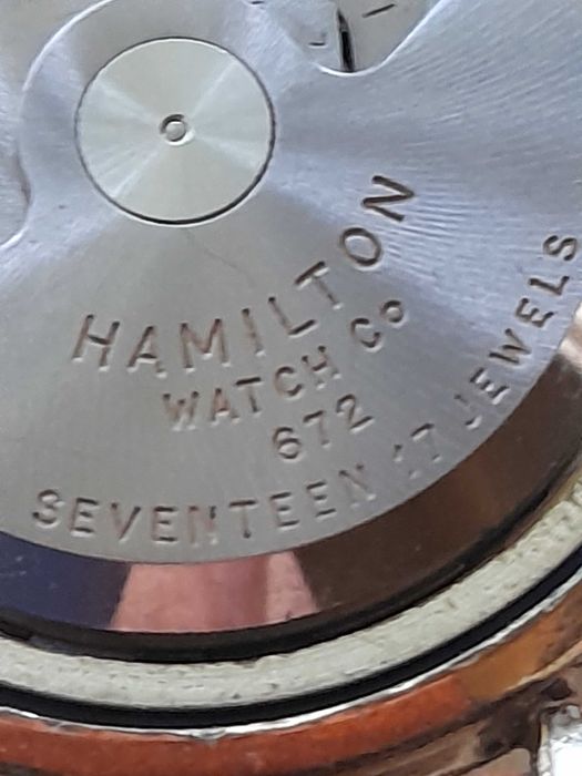 Продам часы Bulova и Hamilton.