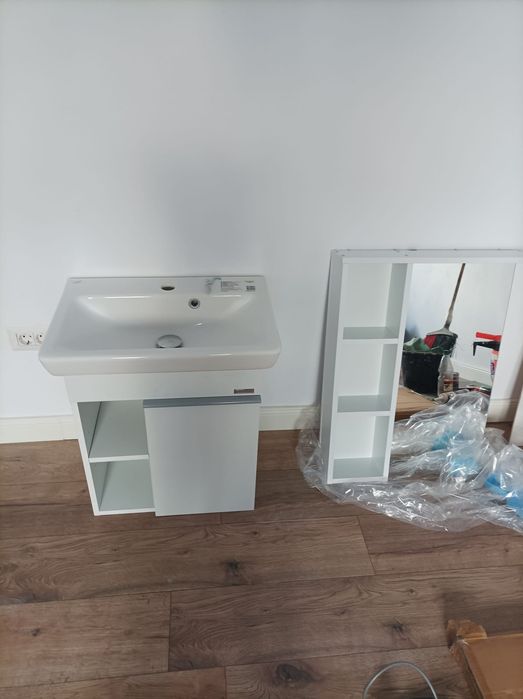 Vând mobilier pentru baie
