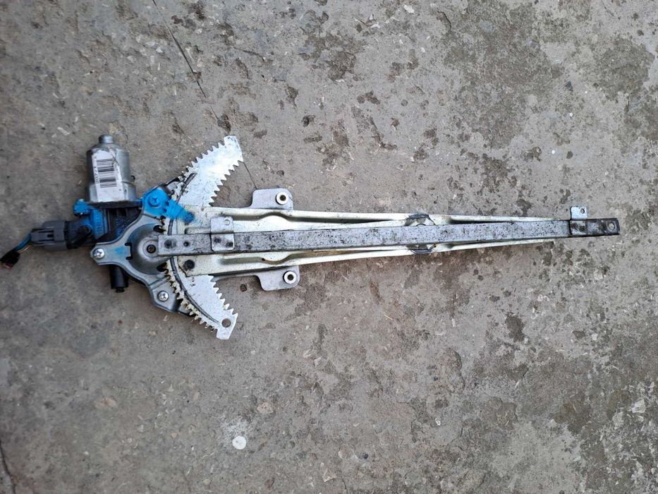 Преден ляв стъклоповдигач за Mitsubishi Outlander II SUV