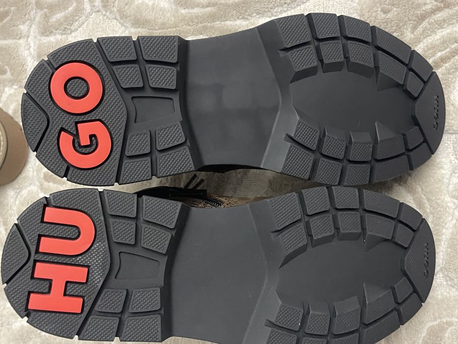 Ghete Hugo (Hugo Boss) NOI, din piele naturala, size 43