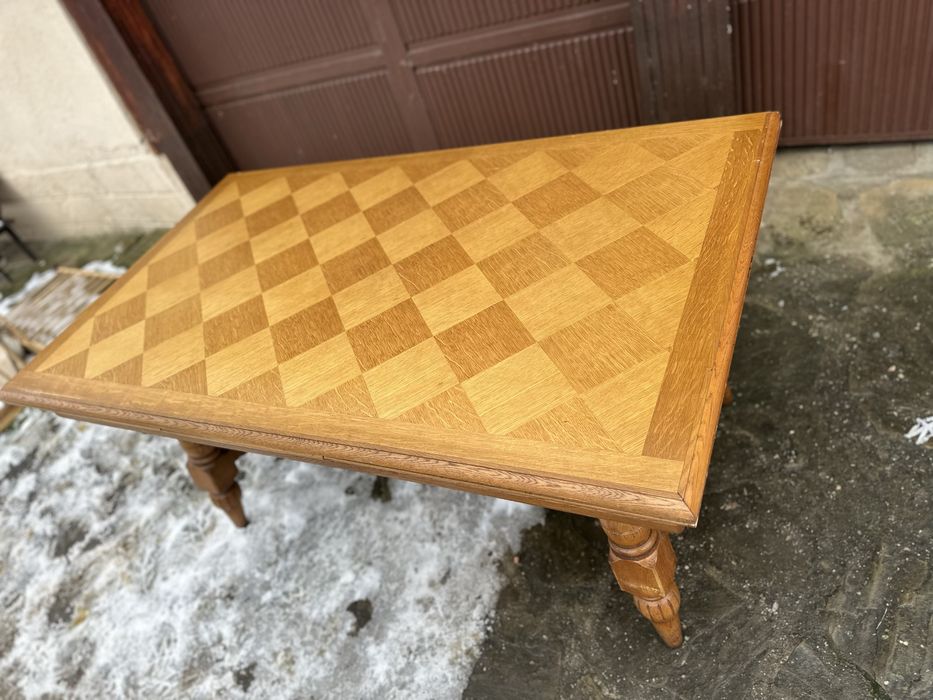 Разтегателна трапезна маса – класически стил