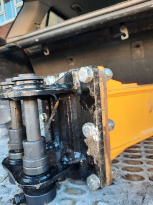 нов Хидравличен чук за мини багер с 2 чизела - нови