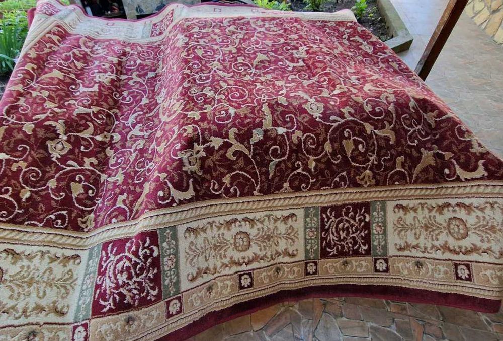 Голям български килим, тип персийски