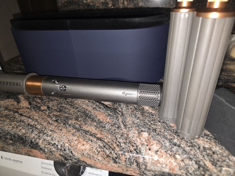 Dyson airwrap long като нов