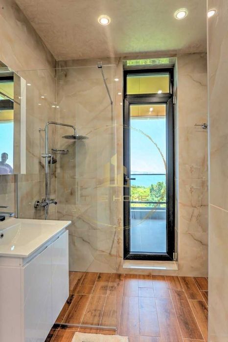 Дава се под наем Четиристаен апартамент в Варна, Галата - 125 кв.м за 2194.02 € - Снимка #16