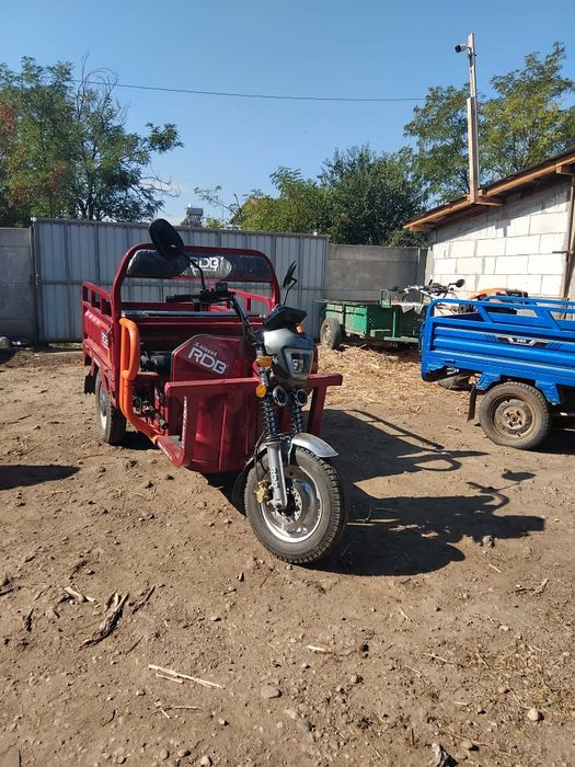Vând triciclu electric