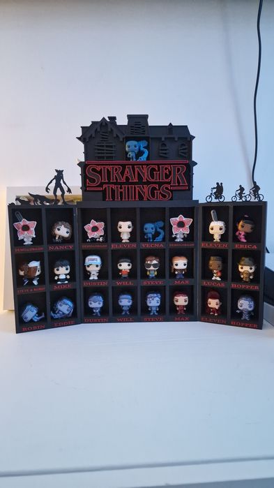 Colecția completă Stranger Things Kinder Joy