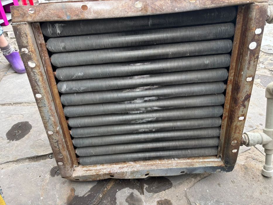 Продам тепловодяной радиатор