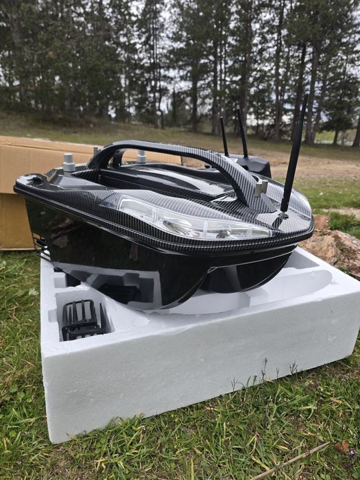 Лодка за захранка ГПС +СОНАР