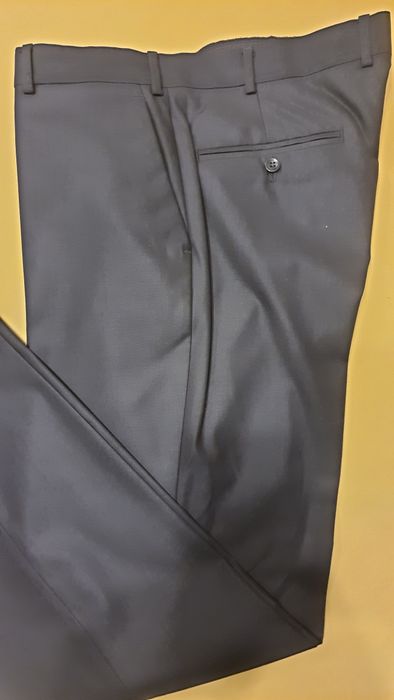 Vând pantaloni ocazii / gala / nunta stare impecabila
