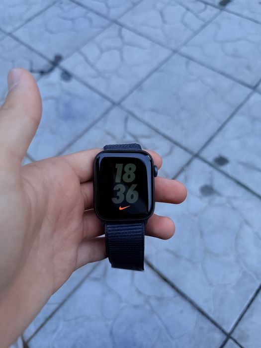 apple watch series 5 nike