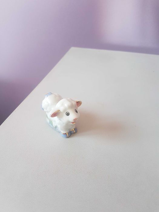 Порцеланова чиния