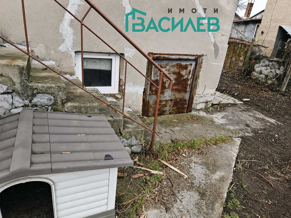 Продава КЪЩА област Перник, с. Студена
