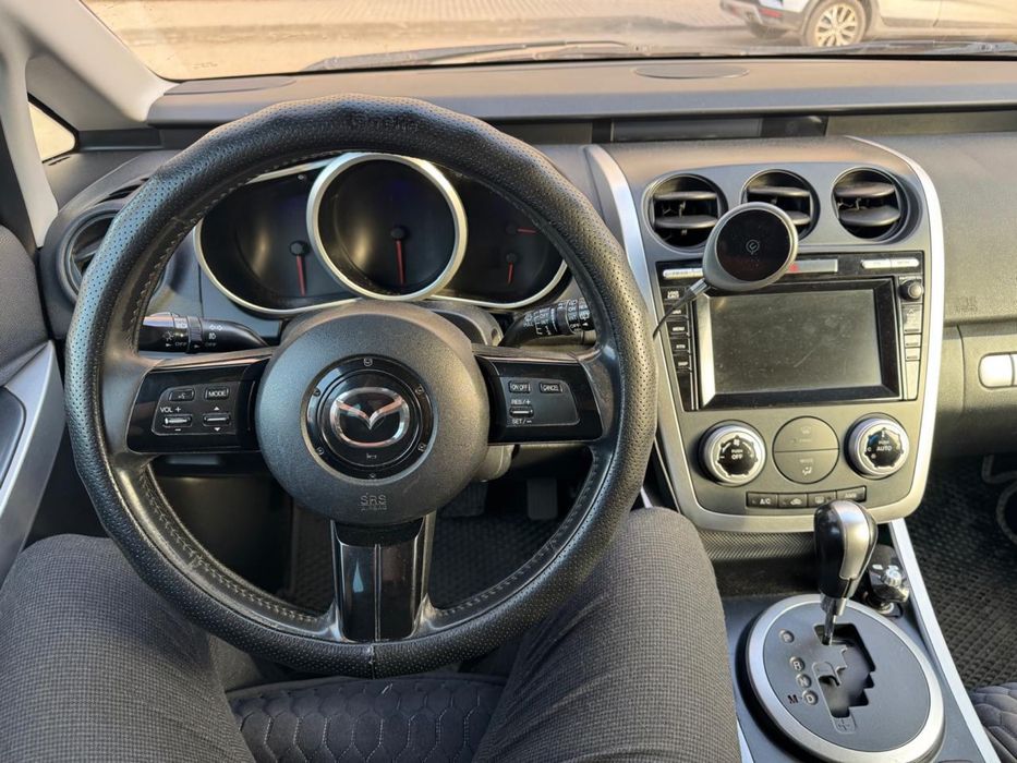 Машина Mazda cx7