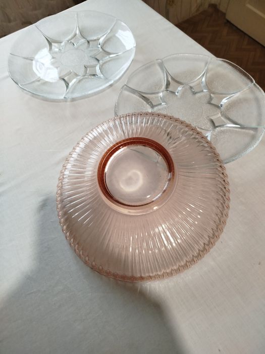 Фруктиера и чинии за торта