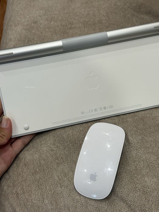 Клавиатура и мышь Apple