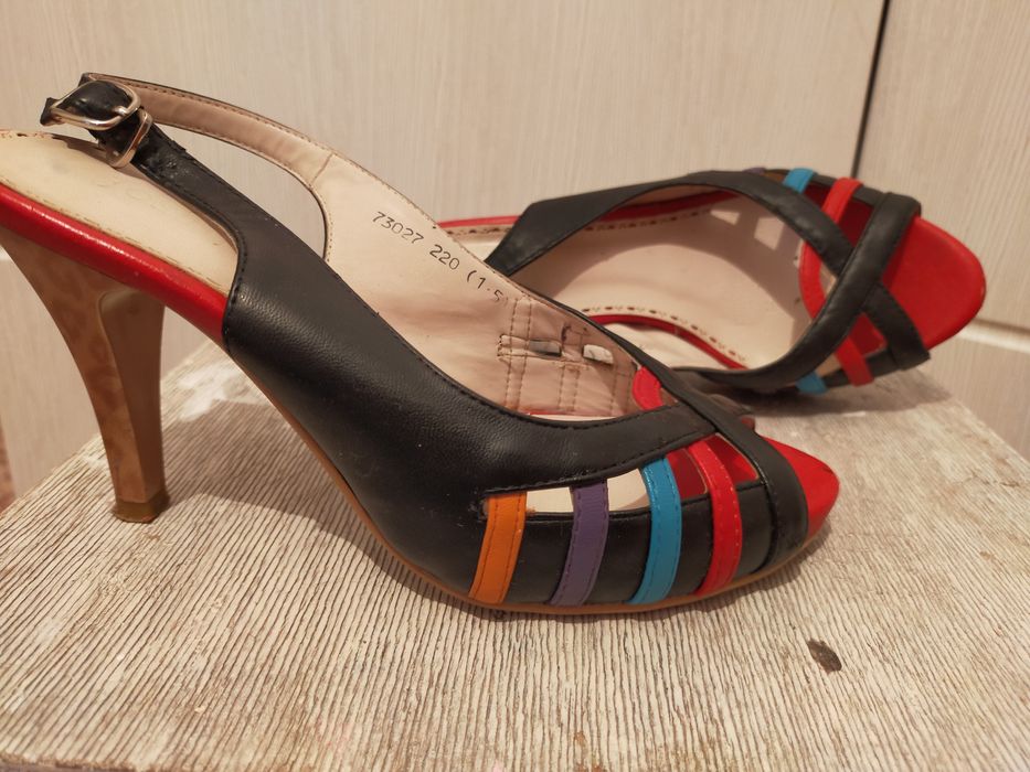 Продам летнюю обувь