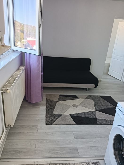 Închiriez apartament micro1 langa scoala