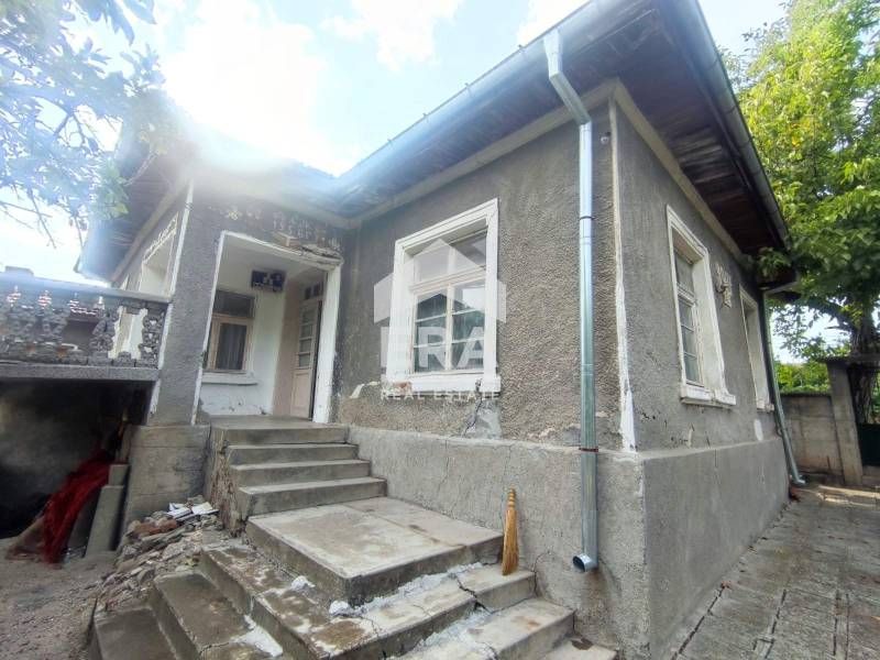 Прекрасен имот в село Книжовник