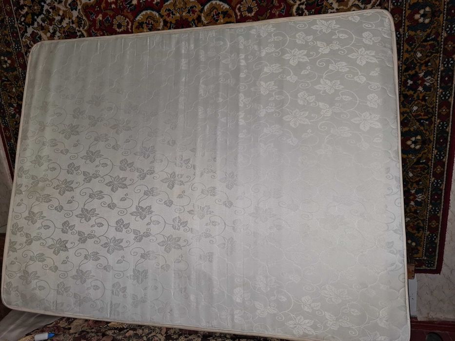 Продам двуспальный матрас Nice Deluxe 150х200 см