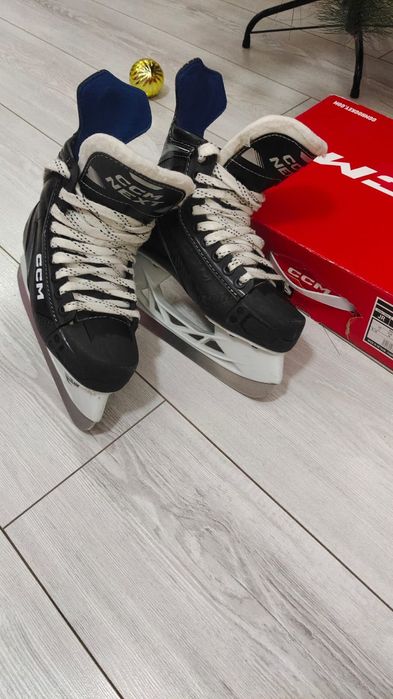 Хоккейные коньки и экипировка