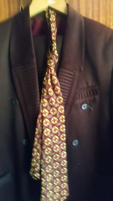 Мъжки костюм от микрофибър Шир. Рамо 47. Дъл ръкав 64.панталон 74/107