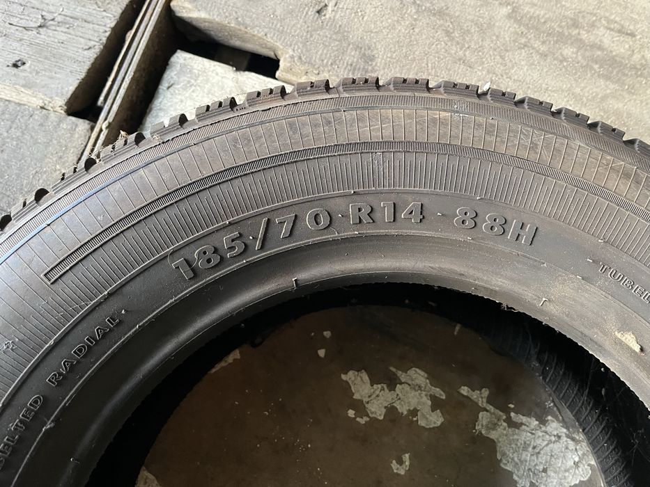 Продам шины 2 шт.