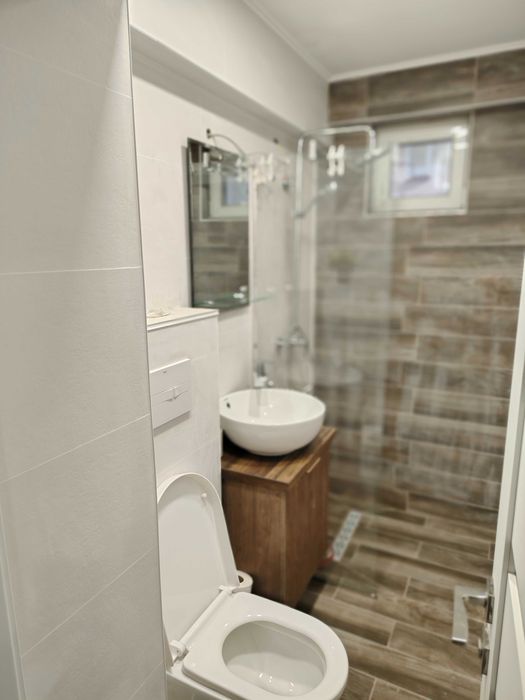 Închiriez apartament zona Lmf Lunca