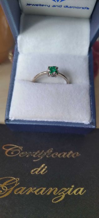 18к златен пръстен с изумруд