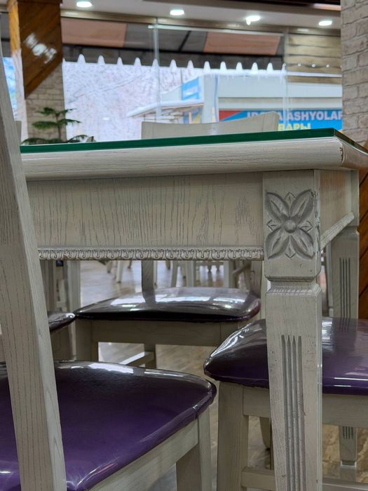 Срочно стол стул сотилади идеал