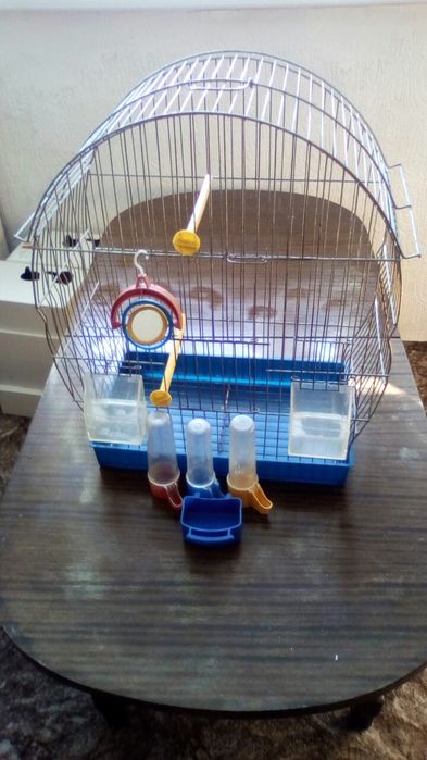 Клетка за малки папагалчета,синигерчета и д нор.