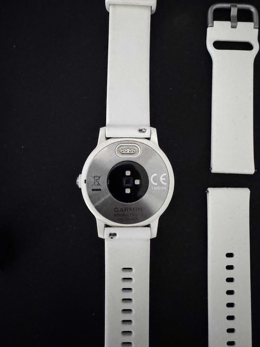 Garmin Vivoactive 3 – бял, като нов + допълнителна каишка