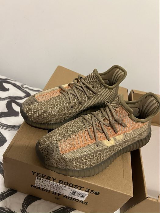 Yeezy 350 sand taupe