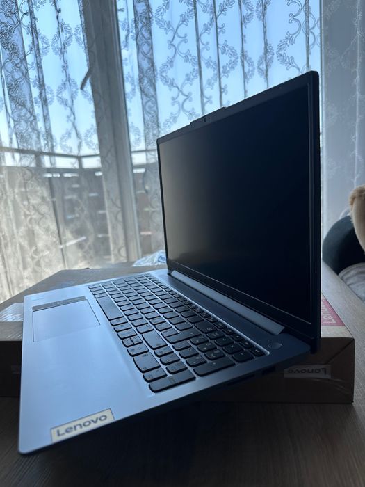 De vânzare Lenovo IdeaPad Slim 3
