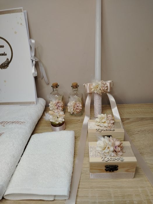 Комплект за кръщене в бежаво, екрю, бяло и златно