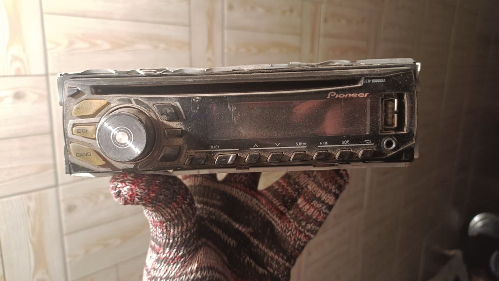 Продается автомагнитола пионер