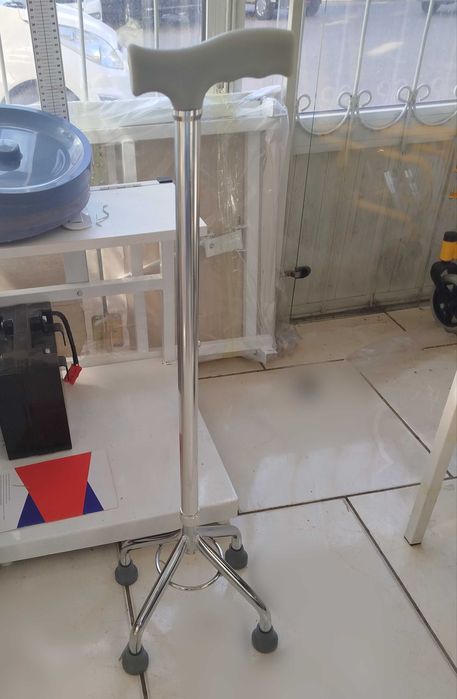 Доставка. Трость с 4 ножками, четырёхопорная