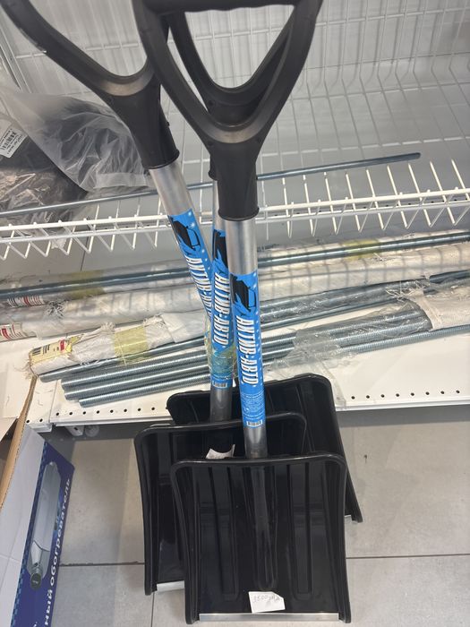 Лопаты для снега и скребок