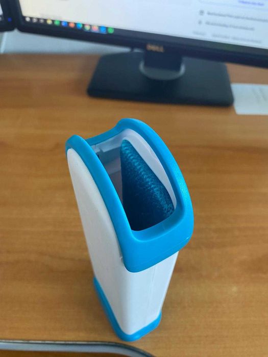 Perie pentru indepartarea parului de animale si a scamelor