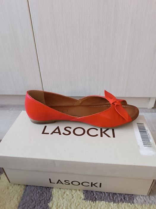 Дамски обувки тип" балеринки"