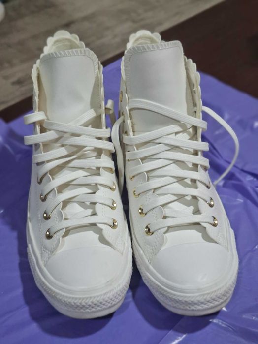 Кецове бяли Convers