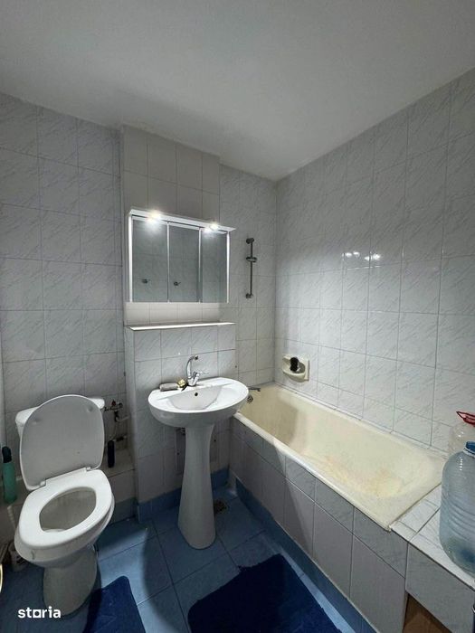De vanzare apartament 4 camere, pe Bd. Roman Musat,2 bai si 2 balcoane